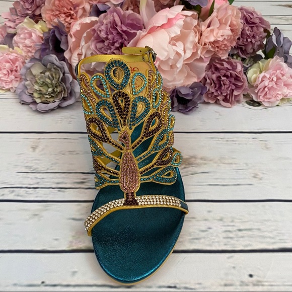 Stunning Handmade Crystal Rhinestone Peacock Heel - Picture 9 of 16